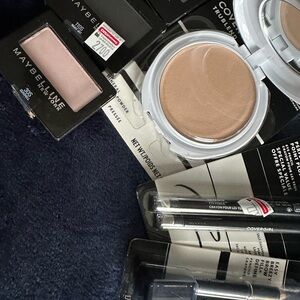 COVERGIRL Eyeshadow and Eyeliner Set - Black and Brown